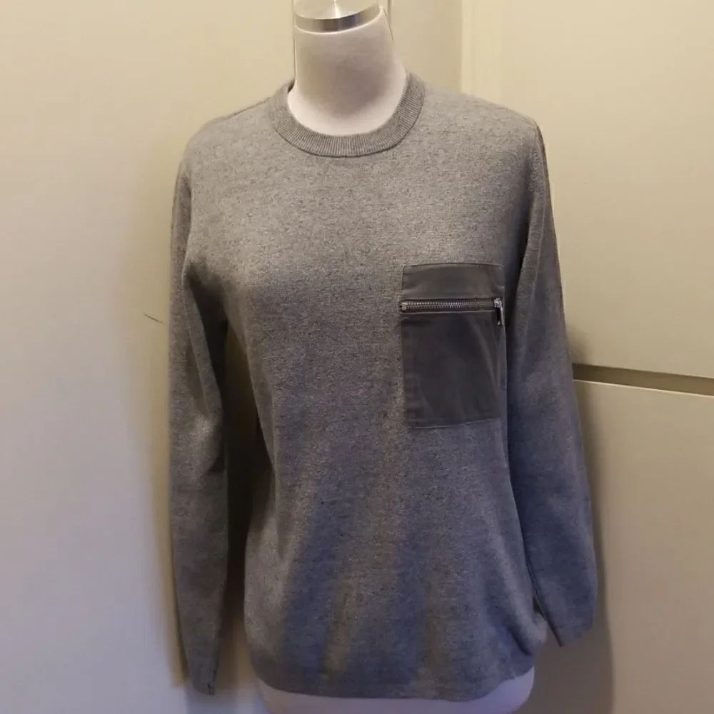 H and M Light Grey Pullover Sweater, Sz.M, NWOT